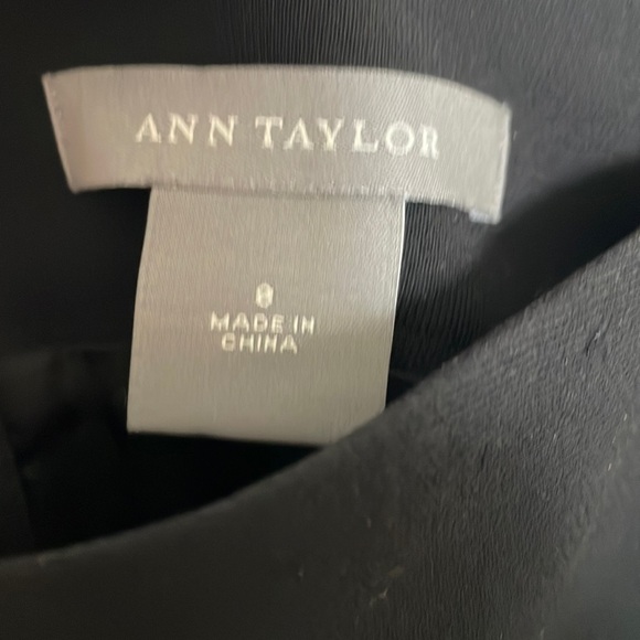 Ann Taylor black lined skirt - Size 8.  Double split detail on back. - Picture 8 of 12